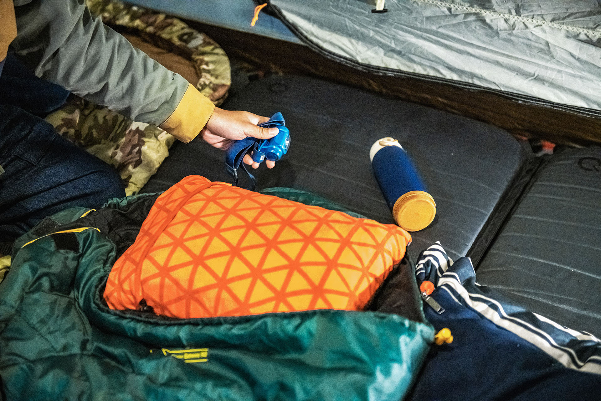 12-4 “野あそび夫婦”がレクチャー！初めてのファミリーキャンプ（後編）　～夜の過ごし方・テント泊のコツとキャンプパジャマ～
