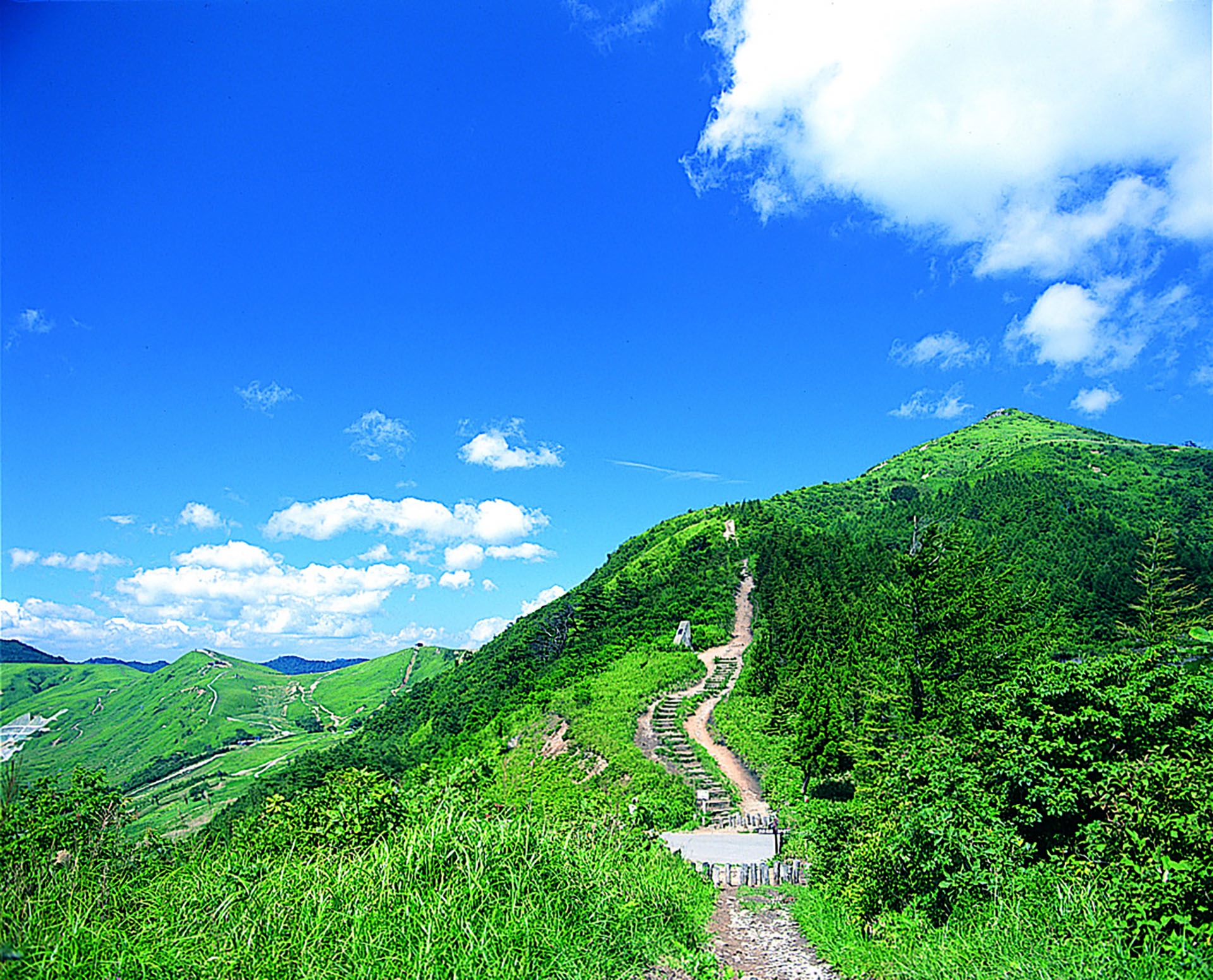 6_1 初心者やファミリーにもおすすめ！関西近郊の絶景が楽しめる登山・ハイキングスポット12選